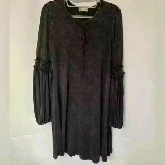 Alter’d State short bohemian bell sleeve mini dress - Picture 1 of 6